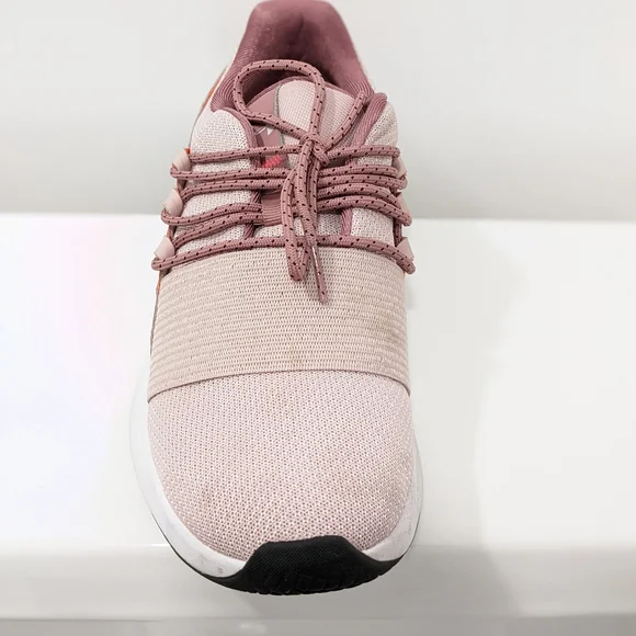 Under armour charged breathe bliss sneakers. - Picture 3 of 16